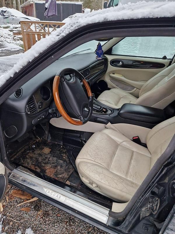 Begagnad Jaguar XJ 237 HK (174 kW) 1998 Sedan