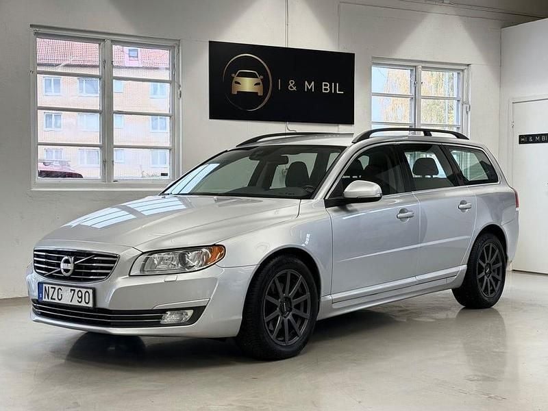 Silver Begagnad 2013 Volvo V70 Momentum Kombi | 109 900 kr (Marknadspris) - Bild 1/4