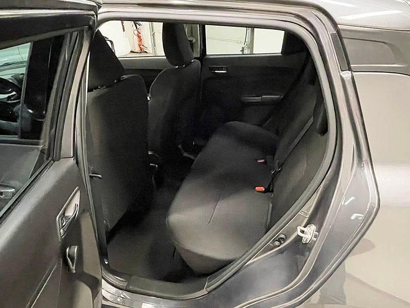 Begagnad Suzuki Swift 83 HK (61 kW) 2023 Grå Kombi