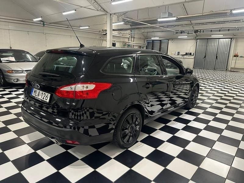 Begagnad Ford Focus Trend 150 HK (110 kW) 2014 Svart Kombi