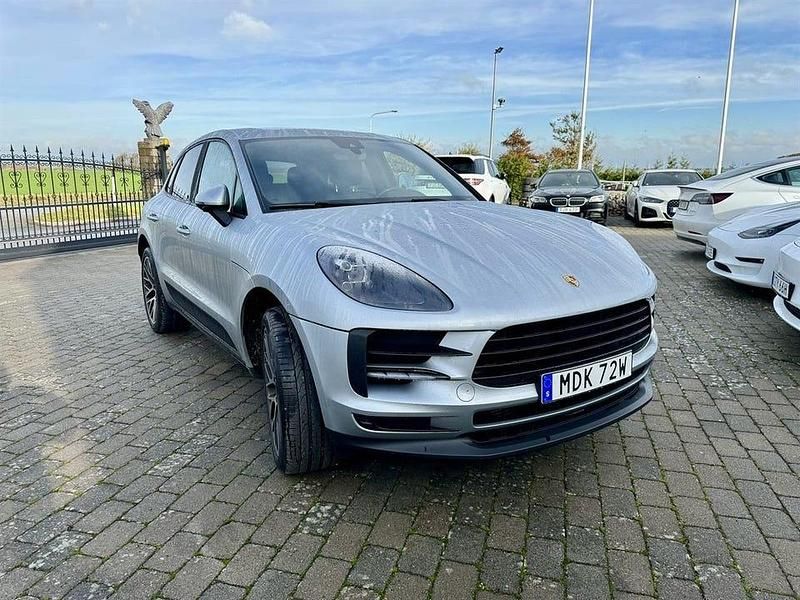 Begagnad Porsche Macan 245 HK (180 kW) 2019 Silver SUV