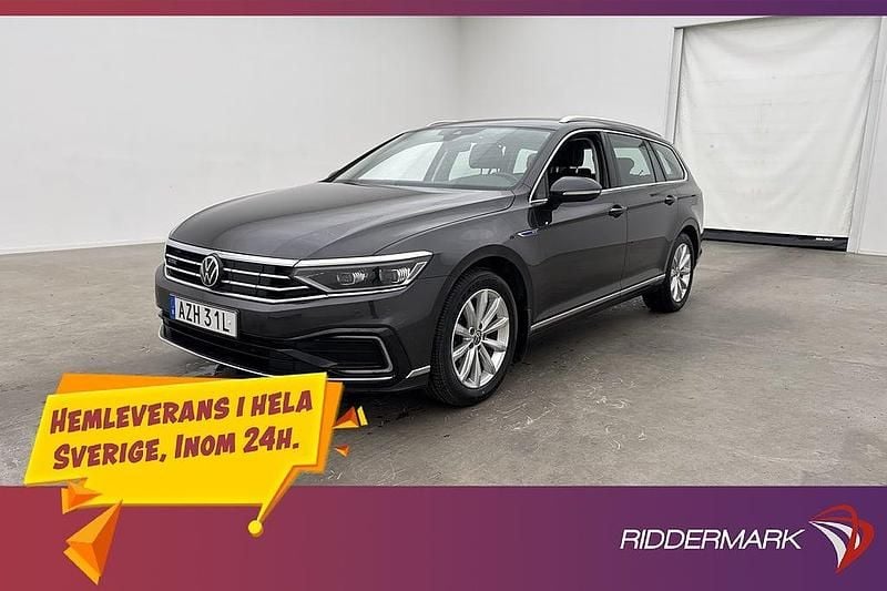 Mörkgrå Begagnad 2020 VW Passat GTE Kombi | 199 800 kr (Bra pris) - Bild 1/3