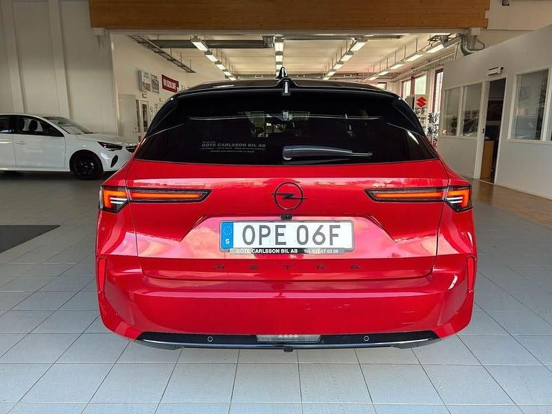 Begagnad Opel Astra 131 HK (96 kW) 2024 Röd Kombi