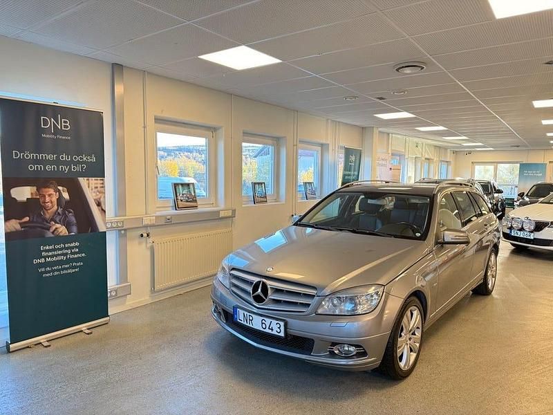 Silver Begagnad 2011 Mercedes C220 Avantgarde Kombi | 99 900 kr (Bra pris) - Bild 1/4