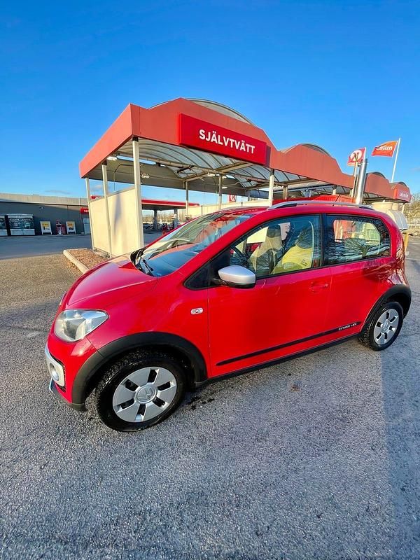Begagnad 2015 VW up! Halvkombi | 49 000 kr (Marknadspris) - Bild 1/3