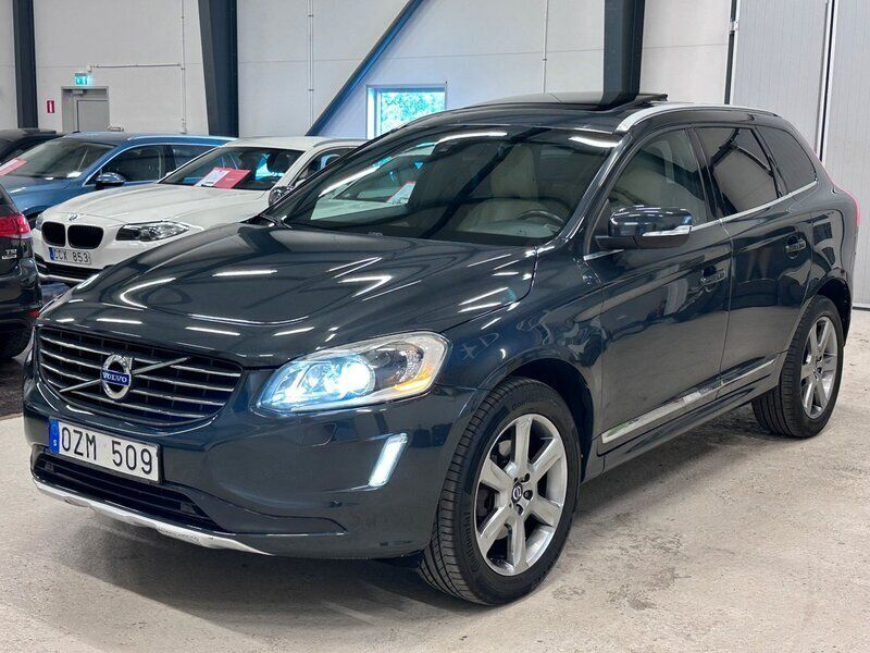 Grå Begagnad 2013 Volvo XC60 Summum SUV | 169 700 kr (Marknadspris) - Bild 1/4