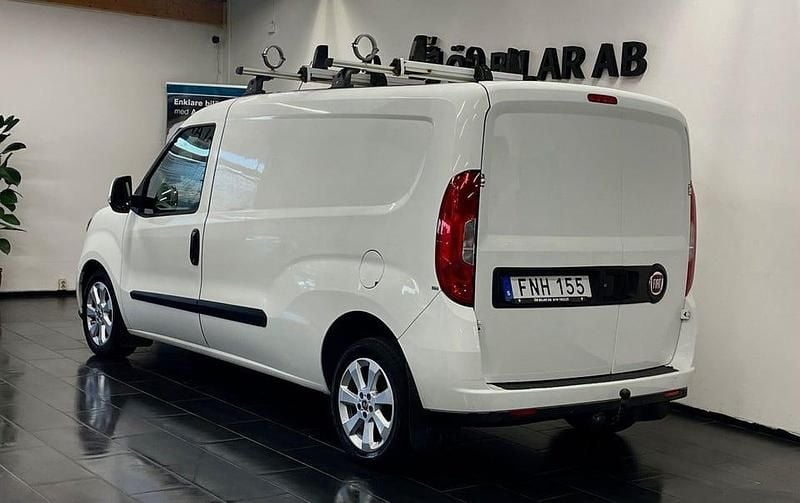 Begagnad Fiat Doblò 105 HK (77 kW) 2015 Vit Minibuss