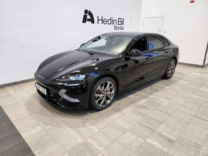 Svart (black) Begagnad 2023 BYD Seal Sedan | 459 900 kr - Bild 1/4