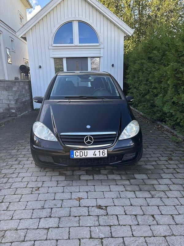Svart Begagnad 2008 Mercedes A150 Classic Halvkombi | 22 000 kr (Marknadspris) - Bild 1/4