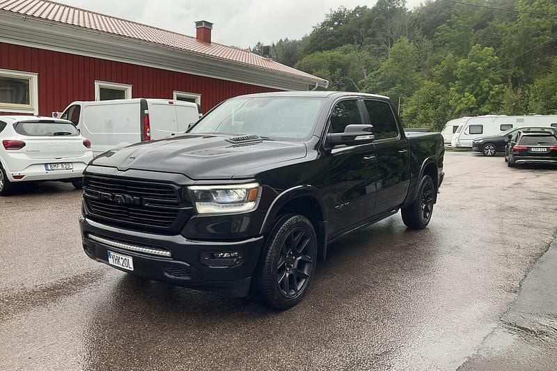 Svart Begagnad 2021 Dodge Ram Pickup | 800 000 kr - Bild 1/4