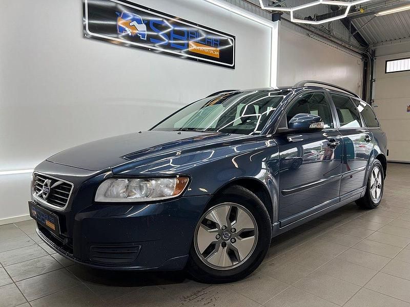 Blå Begagnad 2010 Volvo V50 Kinetic Kombi | 59 900 kr (Lite dyr) - Bild 1/4