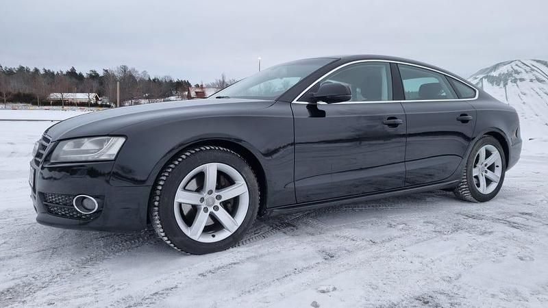 Begagnad Audi A5 Sportback 211 HK (155 kW) 2011 Sapphire black Halvkombi