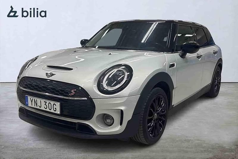 Silver Begagnad 2022 Mini Cooper S Clubman Kombi | 244 900 kr (Marknadspris) - Bild 1/1