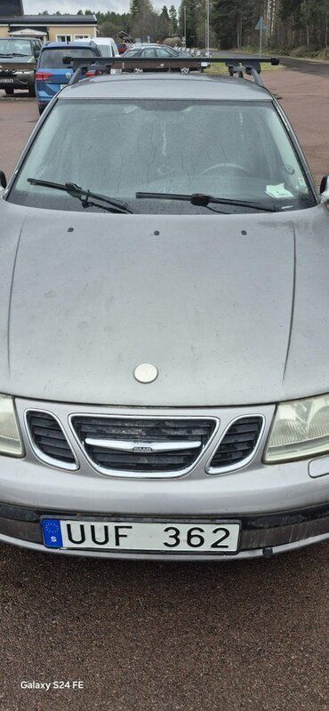 Grå Begagnad 2004 Saab 9-5 Linear Kombi | 7 000 kr (Superpris) - Bild 1/4