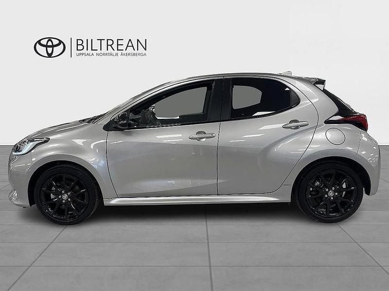 Begagnad Toyota Yaris 2024 Silver Halvkombi
