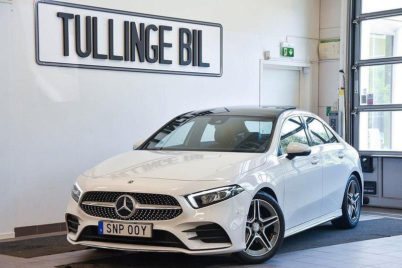 Vit Begagnad 2019 Mercedes A200 AMG Sedan | 279 900 kr (Marknadspris) - Bild 1/4