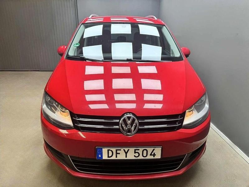 Begagnad VW Sharan 140 HK (102 kW) 2014 Röd Minibuss