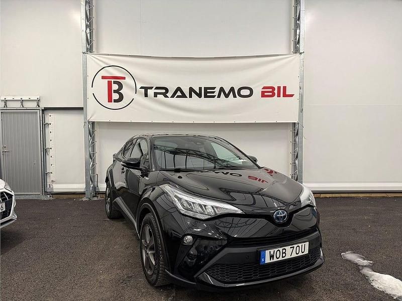Svart Begagnad 2022 Toyota C-HR Edition SUV | 249 900 kr (Marknadspris) - Bild 1/4