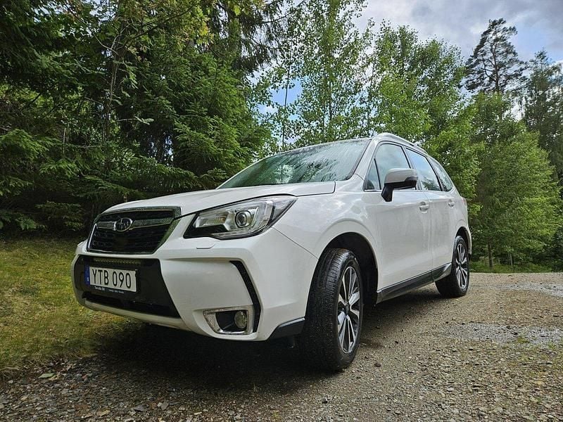 Vit Begagnad 2017 Subaru Forester SUV | 230 000 kr (Marknadspris) - Bild 1/4