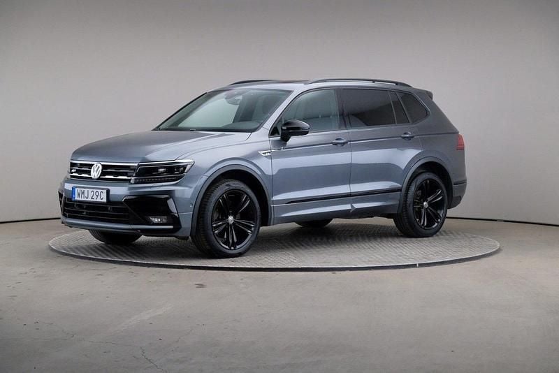 Mörkgrå Begagnad 2021 VW Tiguan Allspace SUV | 369 000 kr (Marknadspris) - Bild 1/4