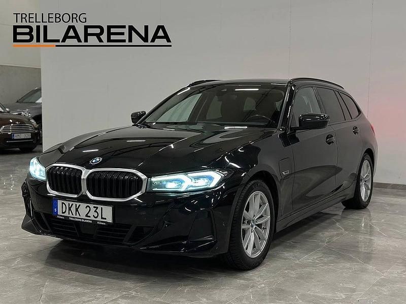 Begagnad BMW 330e 184 HK (135 kW) 2022 Svart Kombi