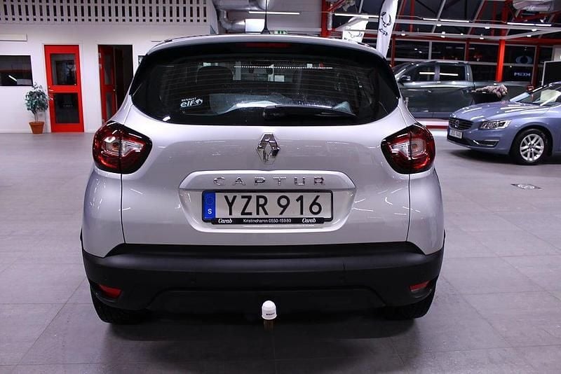 Begagnad Renault Captur 90 HK (66 kW) 2017 Silver SUV