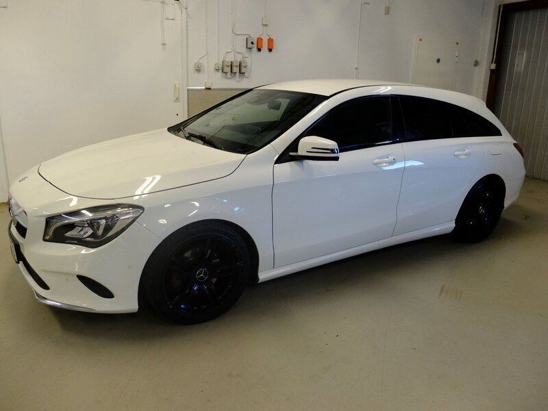 Vit Begagnad 2016 Mercedes CLA220 Shooting Brake Kombi | 193 000 kr (Dyr) - Bild 1/4