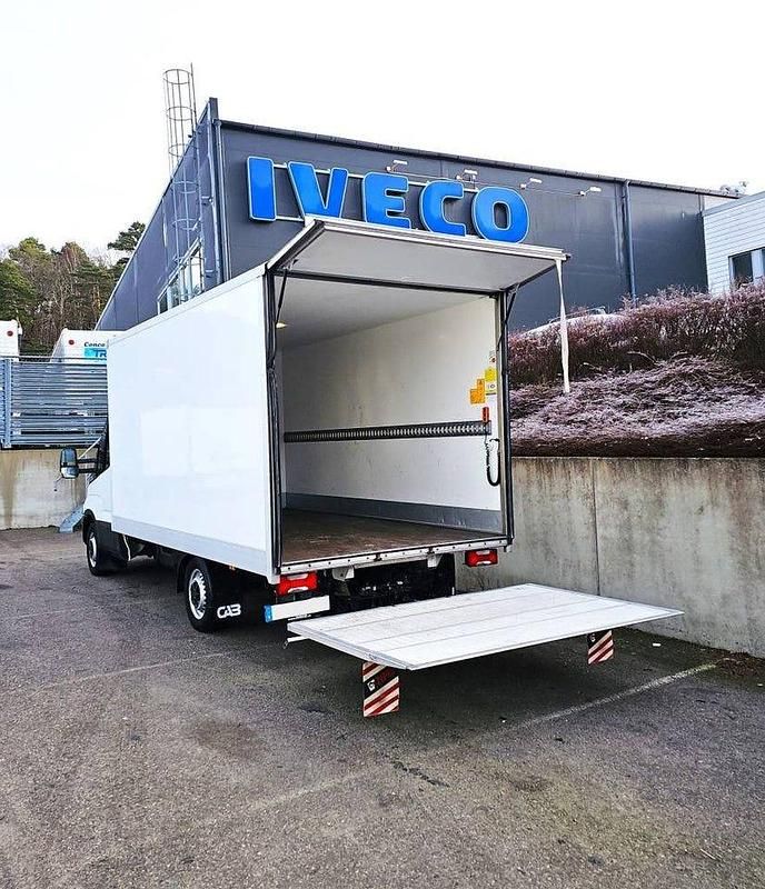 Begagnad Iveco Daily 140 HK (102 kW) 2020 Vit Pickup