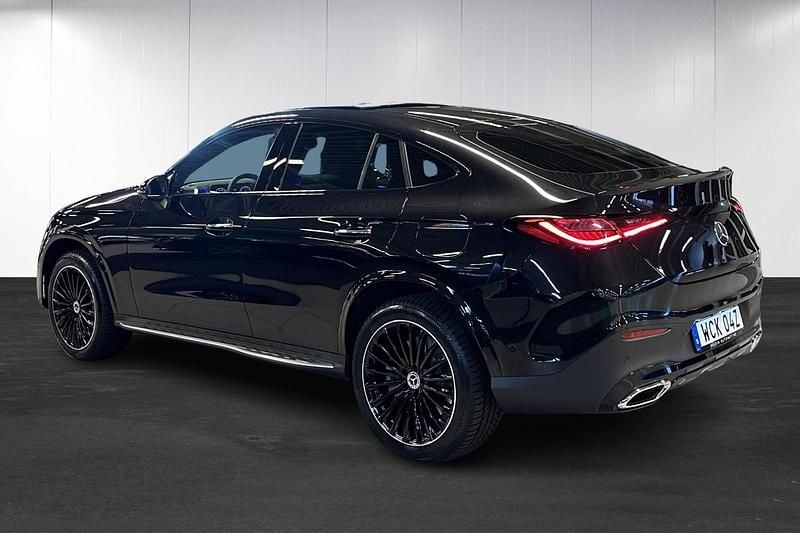 Begagnad Mercedes GLC300e Night 333 HK (244 kW) 2025 Svart Sportkupé