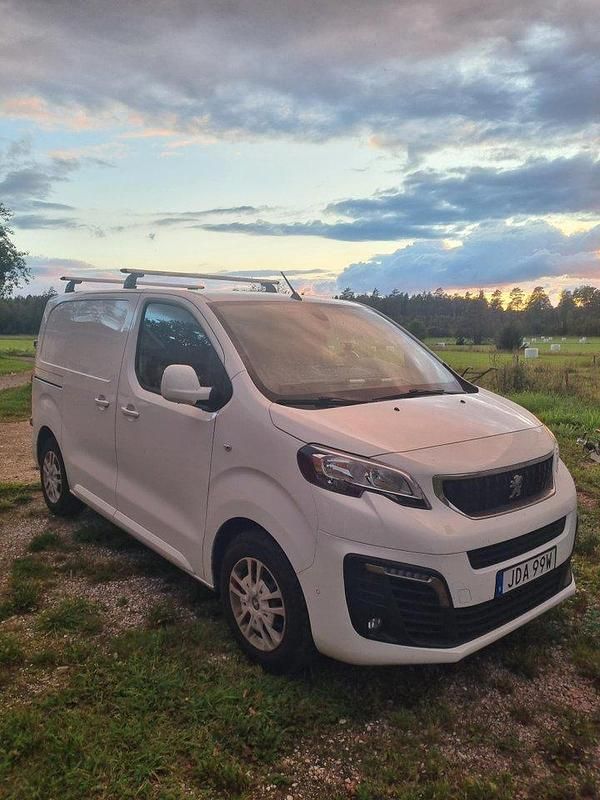 Vit Begagnad 2020 Peugeot Expert Van | 170 000 kr (Marknadspris) - Bild 1/4