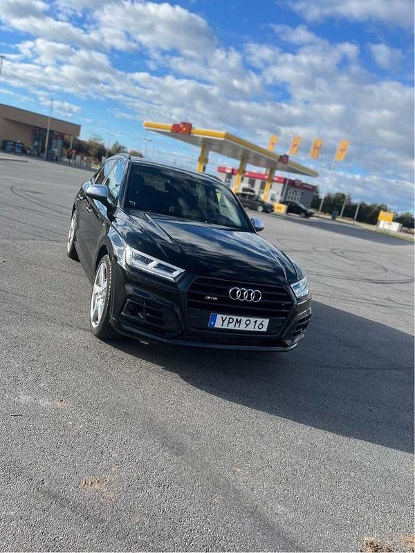 Svart Begagnad 2018 Audi Q5 Design SUV | 375 000 kr - Bild 1/4