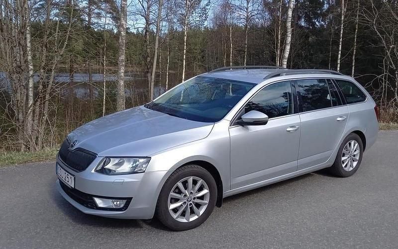 Begagnad 2016 Skoda Octavia Kombi | 125 000 kr (Marknadspris) - Bild 1/1