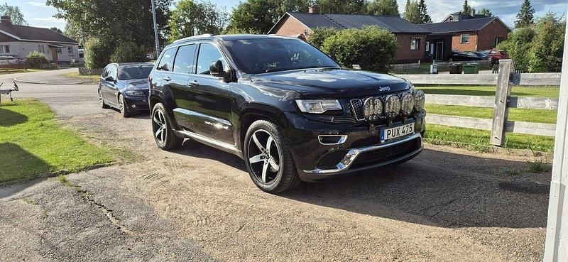 Svart Begagnad 2014 Jeep Grand Cherokee SUV | 189 000 kr (Marknadspris) - Bild 1/4