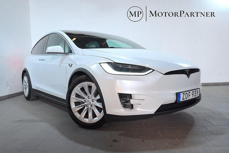 Vit Begagnad 2020 Tesla Model X SUV | 479 900 kr (Marknadspris) - Bild 1/4