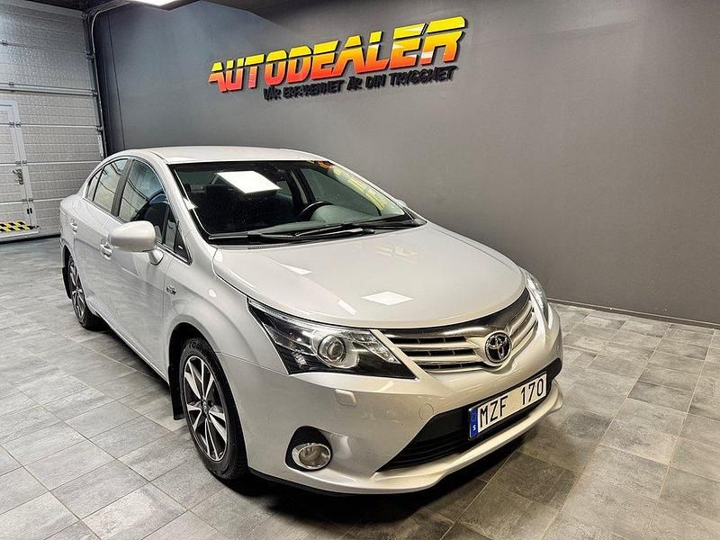 Silver Begagnad 2012 Toyota Avensis Sedan | 109 900 kr (Lite dyr) - Bild 1/4