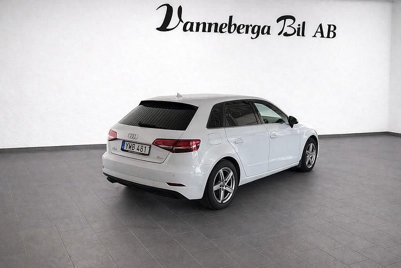 Begagnad Audi A3 Sportback Proline 150 HK (110 kW) 2017 Vit Halvkombi