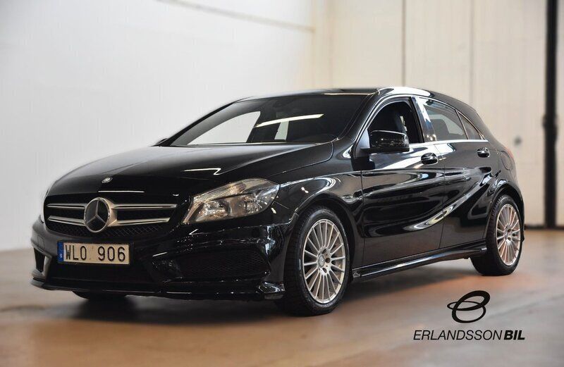 Svart Begagnad 2013 Mercedes A180 AMG line Halvkombi | 129 900 kr (Marknadspris) - Bild 1/4