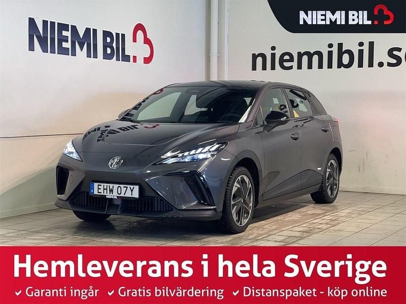 Grå Begagnad 2023 MG MG4 EV Halvkombi | 249 900 kr (Marknadspris) - Bild 1/3