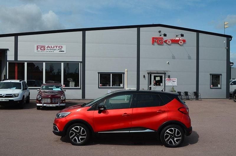 Flerfärgad Begagnad 2014 Renault Captur SUV | 124 900 kr (Marknadspris) - Bild 1/4