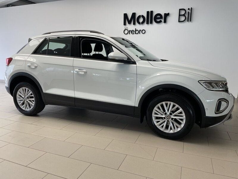 Vit (pure white) Begagnad 2022 VW T-Roc SUV | 249 900 kr (Marknadspris) - Bild 1/4