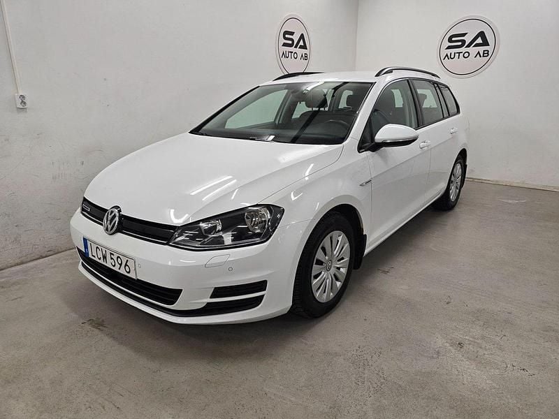 Vit Begagnad 2016 VW Golf VII Kombi | 99 500 kr (Superpris) - Bild 1/4