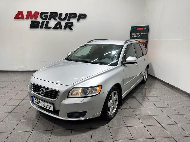 Begagnad Volvo V50 Momentum 150 HK (110 kW) 2011 Ljusgrå Kombi