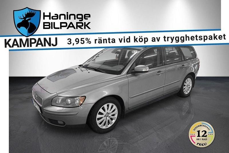 Grå Begagnad 2006 Volvo V50 Momentum Kombi | 24 900 kr (Marknadspris) - Bild 1/2