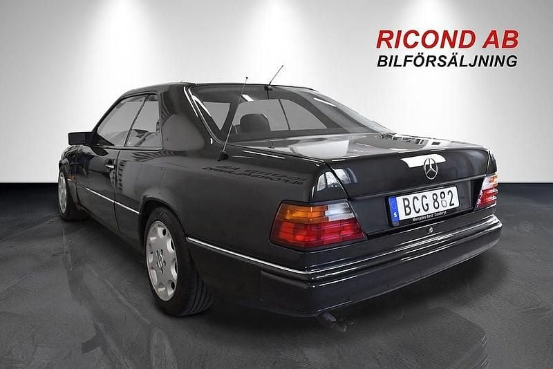 Begagnad Mercedes 230 132 HK (97 kW) 1992 Mörkgrå Sportkupé