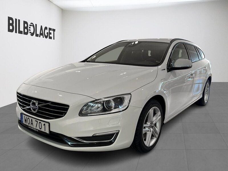 Vit Begagnad 2014 Volvo V60 Momentum Kombi | 179 800 kr (Marknadspris) - Bild 1/4