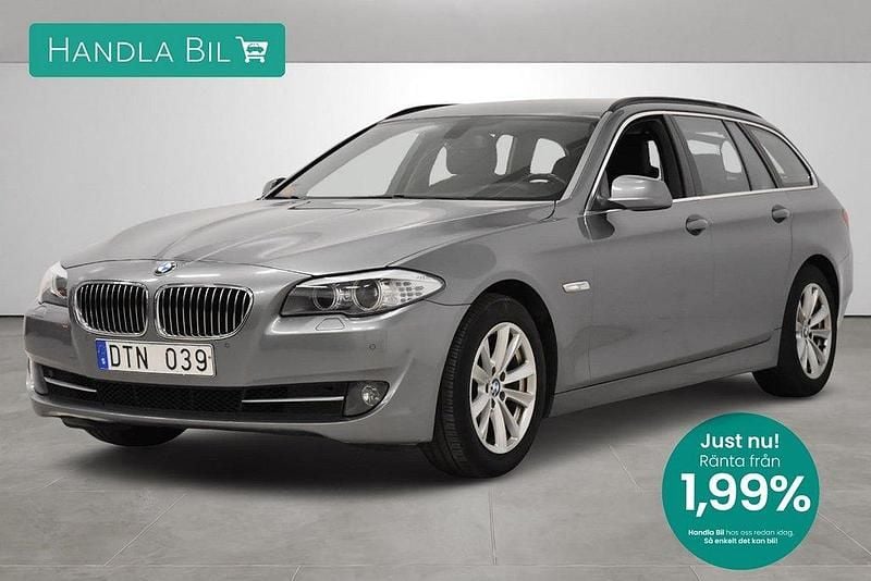 Grå Begagnad 2012 BMW 520 Kombi | 154 800 kr (Lite dyr) - Bild 1/3