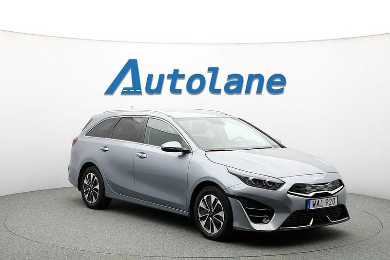 Grå Begagnad 2023 Kia Ceed Sportswagon Kombi | 259 900 kr - Bild 1/3