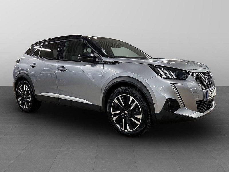 Grå Begagnad 2021 Peugeot e-2008 GT SUV | 209 900 kr (Marknadspris) - Bild 1/4
