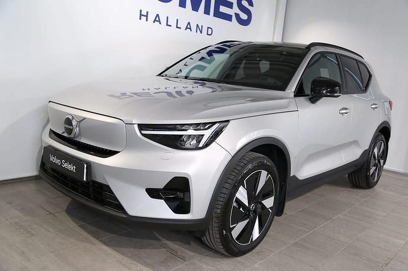 Silver Begagnad 2025 Volvo EX40 Plus SUV | 489 500 kr (Marknadspris) - Bild 1/4