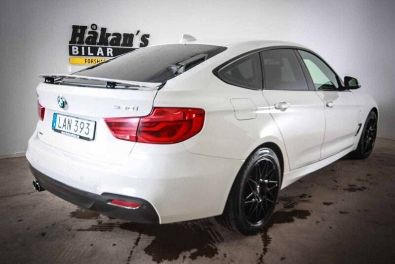 Begagnad BMW 330 Gran Turismo M Sport 252 HK (185 kW) 2018 Vit Halvkombi